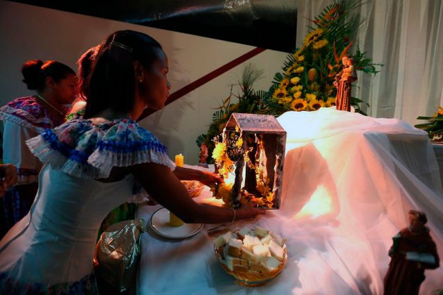 El-baile-del-tamunangue-comienza-tras-la-misa-tempranera-en-honor-a-San-Antonio-de-Padua.-Foto-Minci-junio-de-2017..jpg