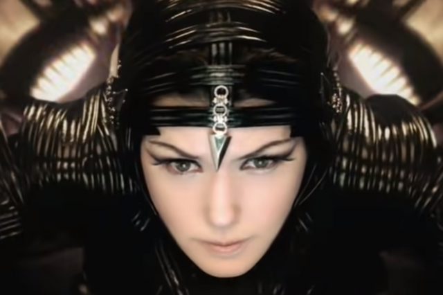 shania 1 black front face.PNG