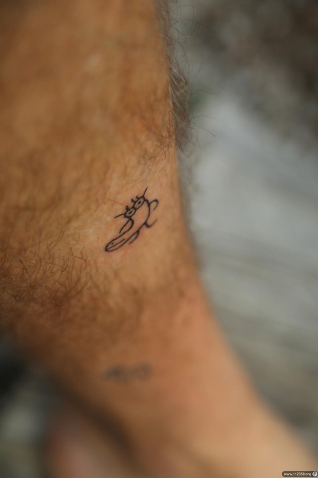 handpoke_tattoo_black_ignorantstyle_tatuaz_2.jpg