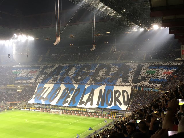 Stadio_guiseppe_meazza_inter_vs_ac_milan_tifo.jpg