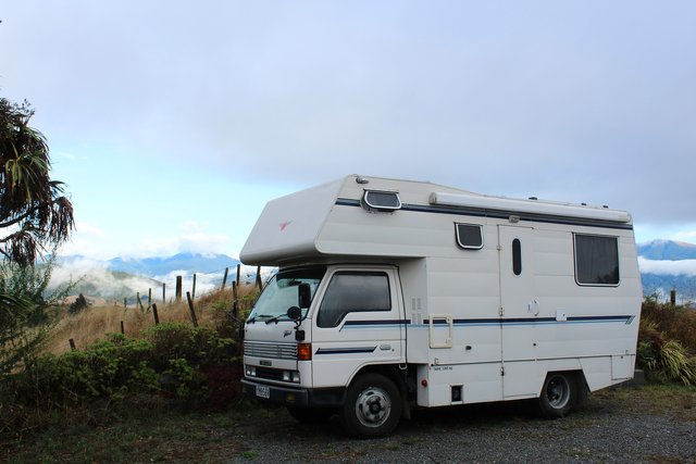 motorhome-g94e5be35f_1920.jpg