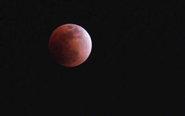 lunareclipse_ap_1.jpg