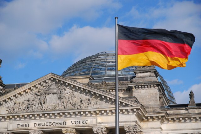 reichstag-1358937_1920.jpg