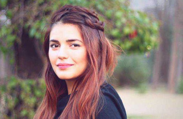 Momina-Mustehsan-7.jpg