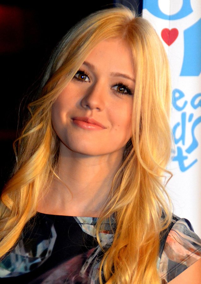 Katherine_McNamara_-_November_2014_(cropped).jpg