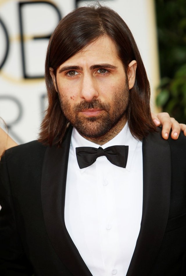 jason-schwartzman-73rd-annual-golden-globe-awards-01.jpg