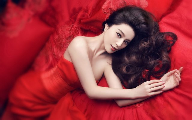 fan-bingbing-with-exquisite-cosmetics-long-red-dress-and-curly-hair-her-beauty-can-make-any-man-heart-beat-hd-artists-wallpaper-iron-man-798572375.jpg