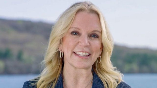 Karin-Housley.jpg