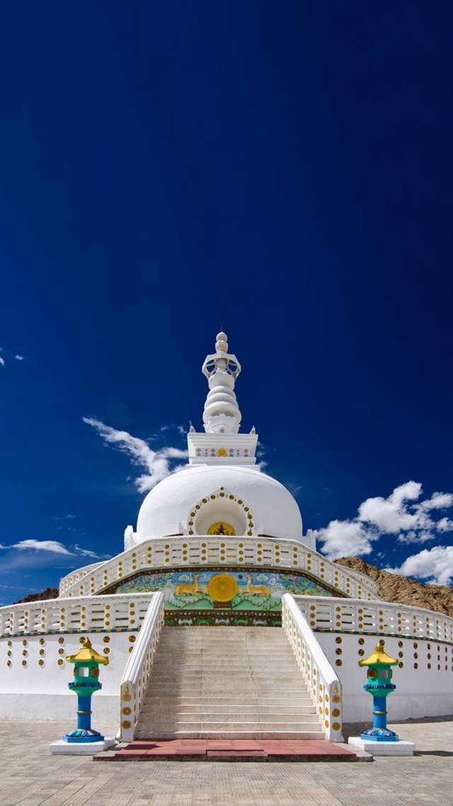 viswa-shanti-stupa-rajgir.jpg