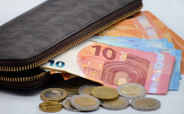money-7325645_1280.jpg