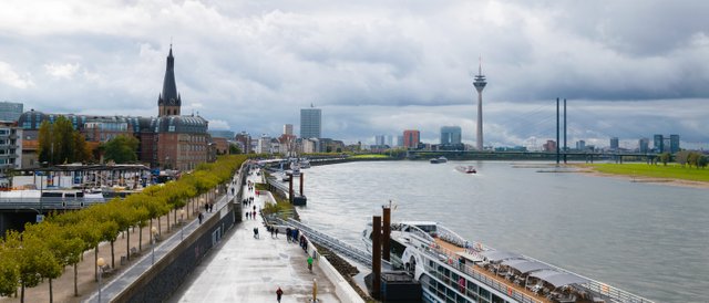 Düsseldorf_Panorama.jpg