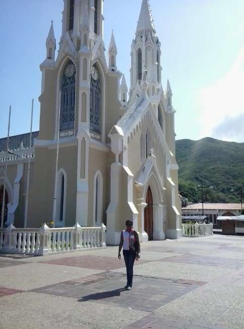 Basisilica de la virgen del valle.jpg