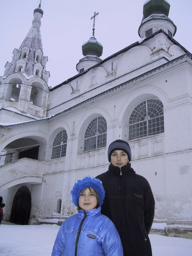 08 Михайло-Архангельский монастырь - Маша и Максим.jpg