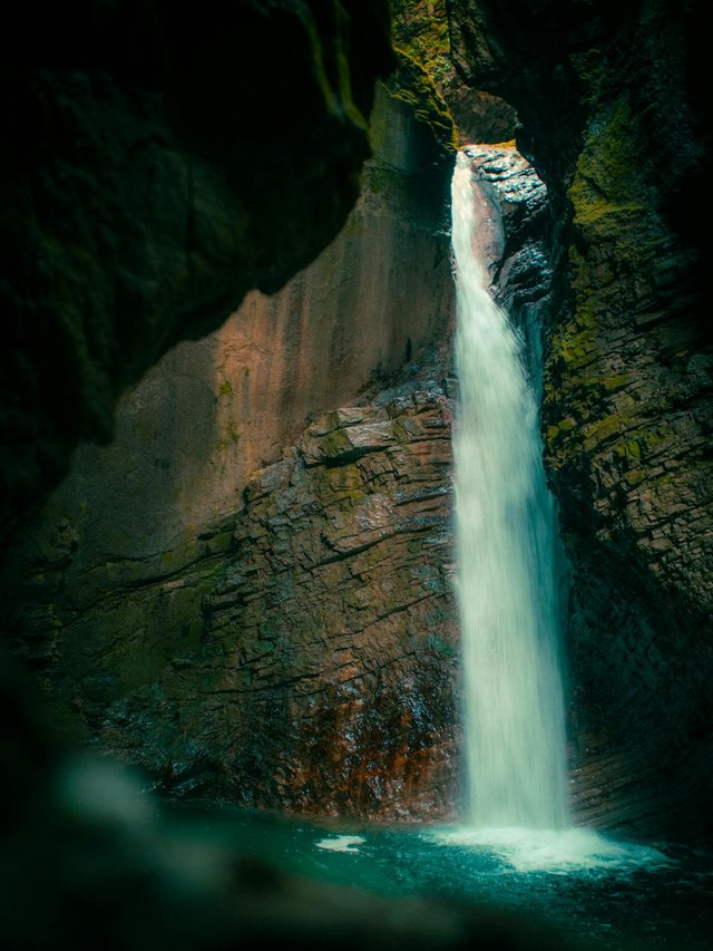 free-photo-of-waterfall-in-canyon-in-slovenia.jpeg