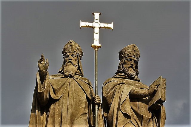 800px-Top_of_Statue_of_Saints_Cyril_and_Methodius_in_Třebíč.jpg