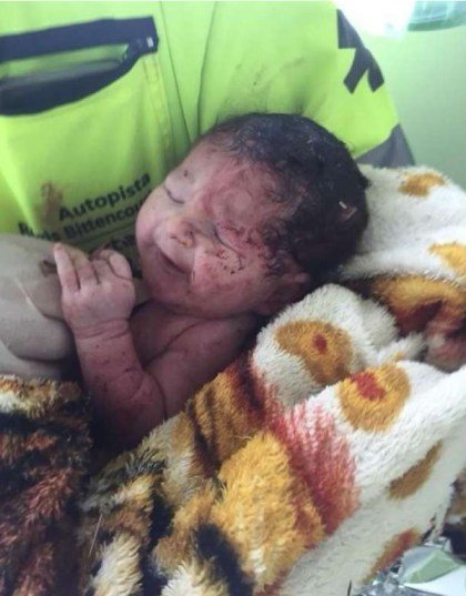 Baby-miraculously-survives-being-ripped-from-mums-womb-after-horror-car-crash-lailasnews-2.jpg