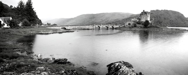 EileanDonan-BandW.jpg