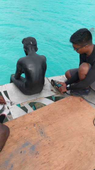 Patung-Bawah-Laut-Maldives-Dihancurkan-Karna-Dianggap-Berhala.jpg