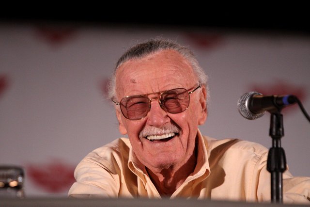 1599px-Stan_Lee_(5774464408).jpg