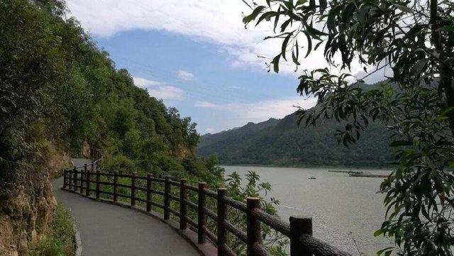 Lingyang Gorge Ancient Footpath.jpg