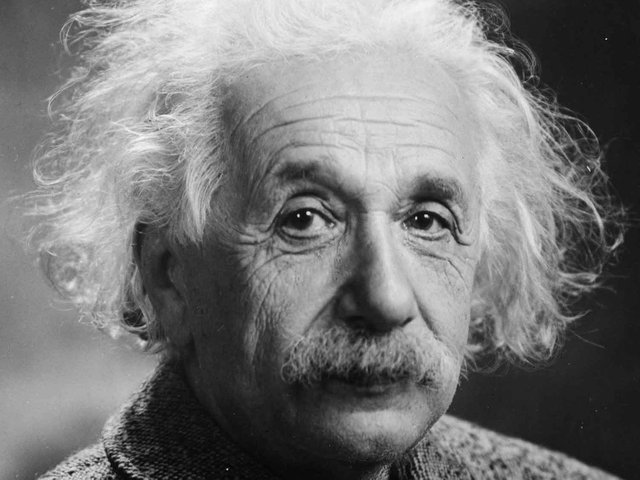 albert-einstein-profile-pic.jpg