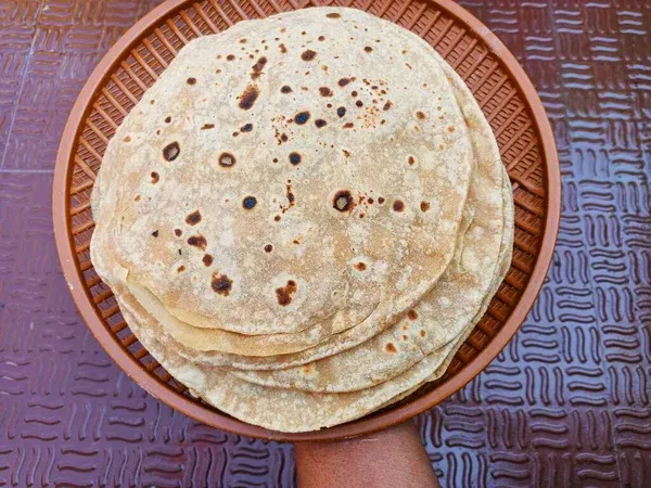 depositphotos_653247104-stock-photo-chapati-also-known-roti-rotli.jpg