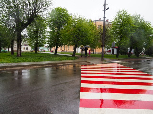 red pedestrian perekhid.jpg