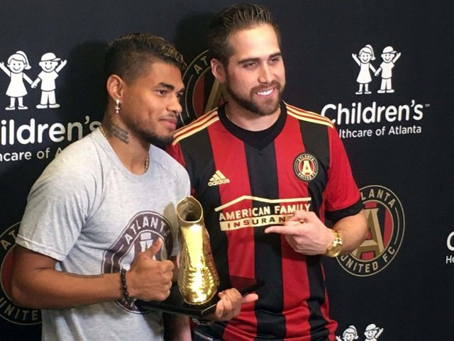 El-Sumario-Josef-Martínez-recibió-el-trofeo-Bota-de-oro-por-la-MLS-1024x769.jpg