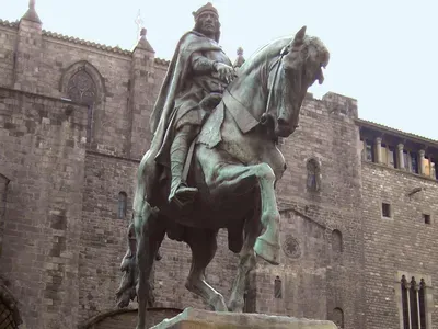 Ramon-Berenguer-III-statue-Barcelona.webp