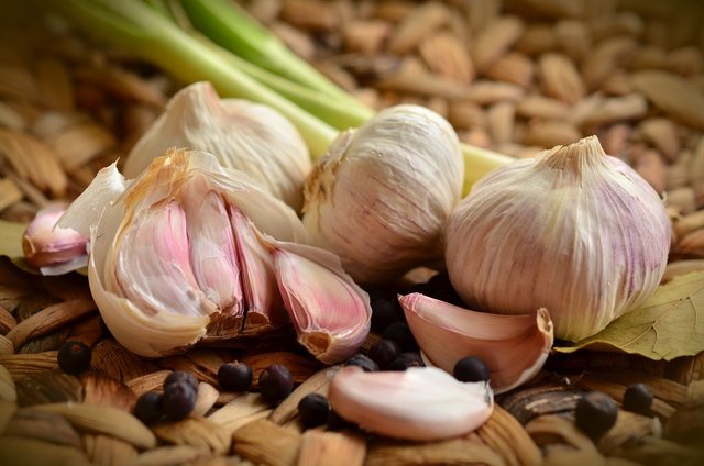 garlic-1336883_1280.jpg