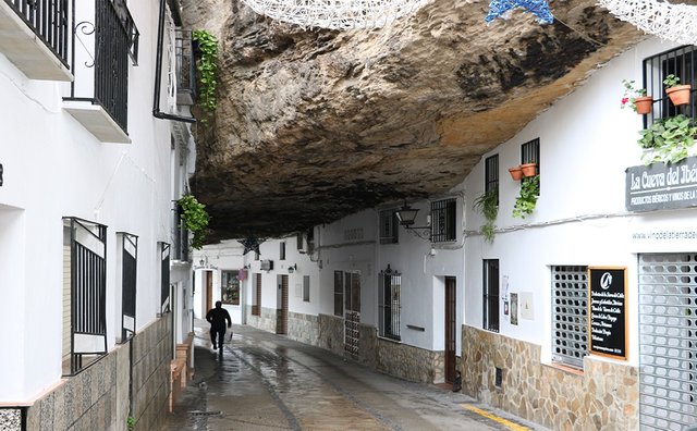 cuevasolysombra.jpg