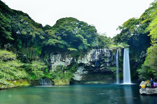 jeju-cheonjiyeon-falls.jpg