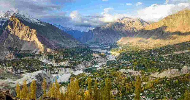 Autumn-season-of-Hunza-valley-in-Pakistan.jpg