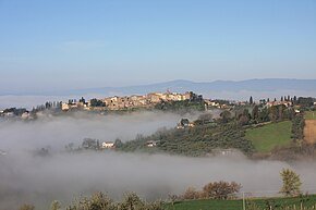 View_of_Collevecchio_Sabine's_hills_throuth_the_fog.JPG