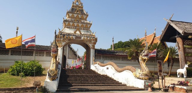 Wat Phra That Chomping12.jpg