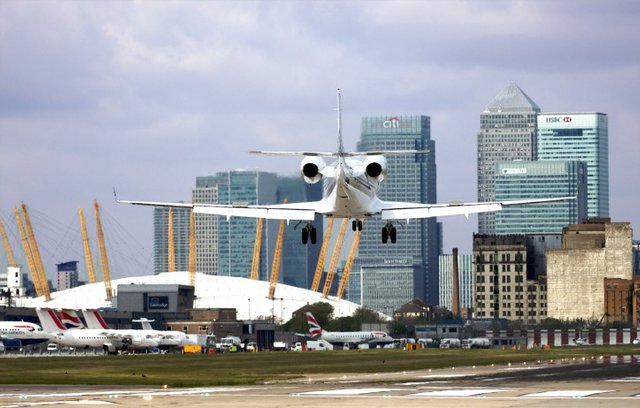 private-jet-charter-london-city-airport-724x462.jpg