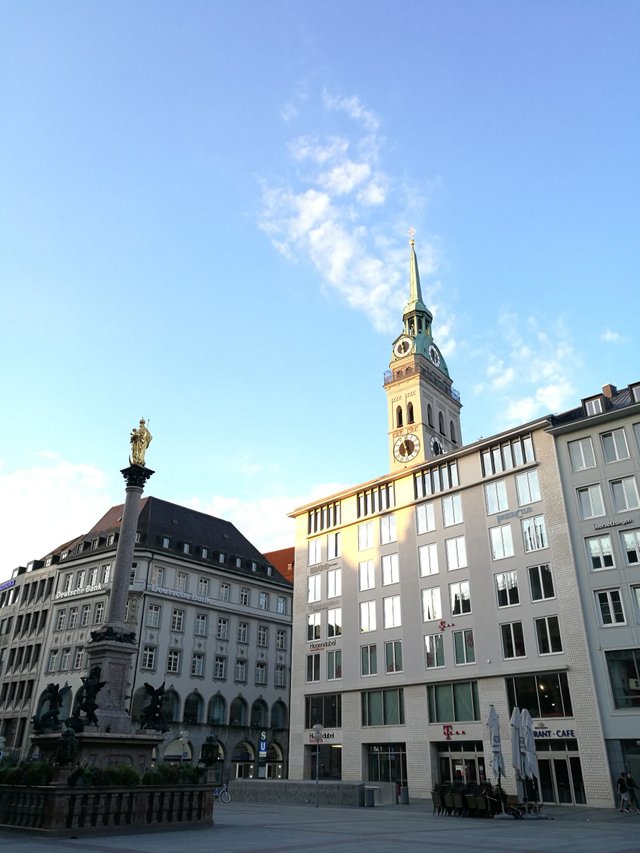 Marienplatz4.jpg