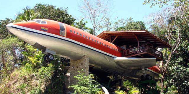 vacation-home-airplane-today-180711-main-art_0_604ca5a67c1398c697e9cbe670d7d8b8.fit-2000w.jpg