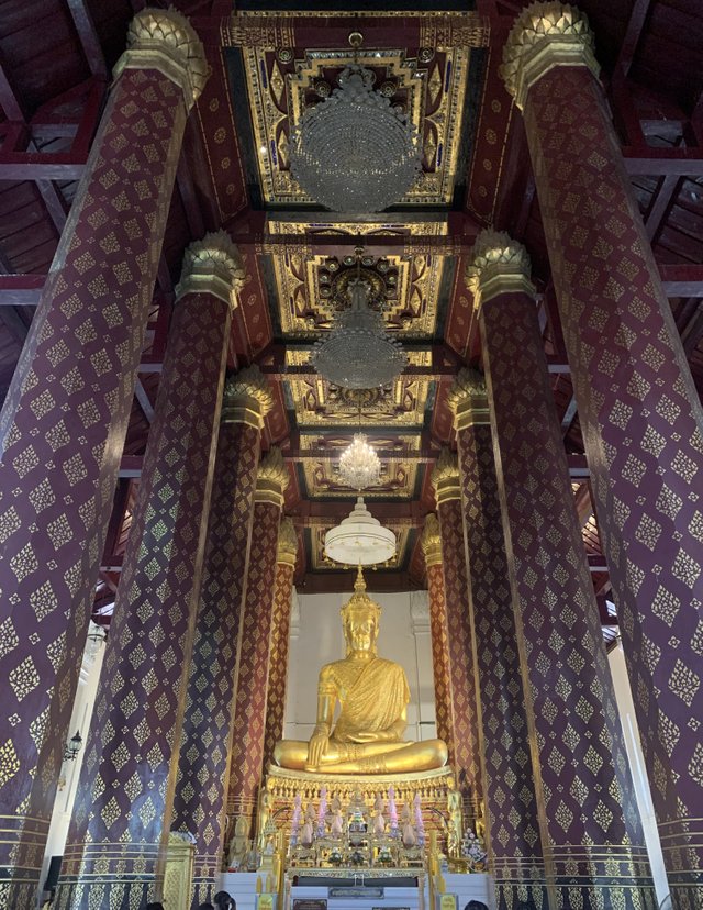 Wat Na Phra Meru14.jpg