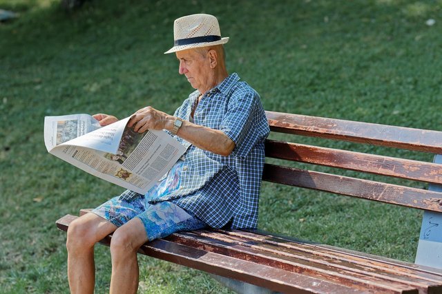 old-man-6575106_1280.jpg