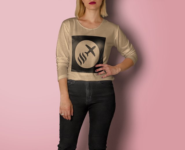 steemjet-Woman-Long-Sleeve-T-Shirt-Mockup.jpg