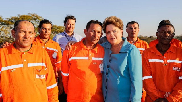 Dilma-Rousseff_Visita-as-obras-da-Ponte-sobre-o-Rio-Grande_by_Sala-de-Imprensa_Ichiro-Guerra_CC_BY-NC_2-0_14871333462_ddfcc59c3d_o-BS-TB-Web.jpg