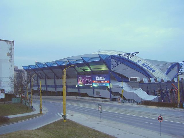 800px-Košice,_Steel_arena,_kompletní_pohled.jpg