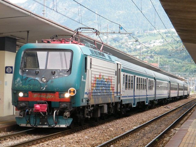 Treno_regionale_italiano.JPG