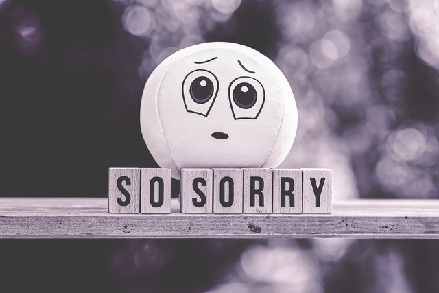 excuse-me-5263696_1280.jpg