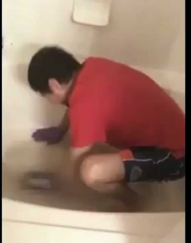 karim Ismail 32837 cleaning tub.png