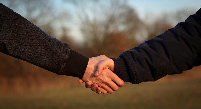 handshake-4002834_640.jpg