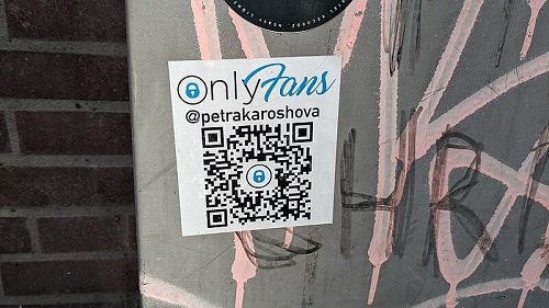 OnlyFans_QR_code,_Deventer_(2023)_02.jpg