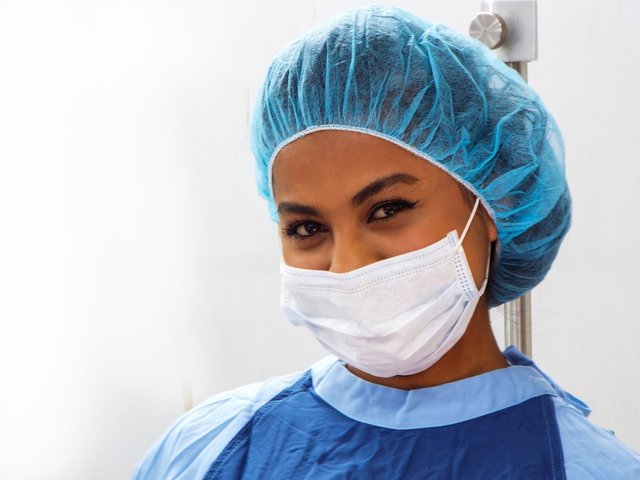 operating-room-personnel-3065143_1280.jpg