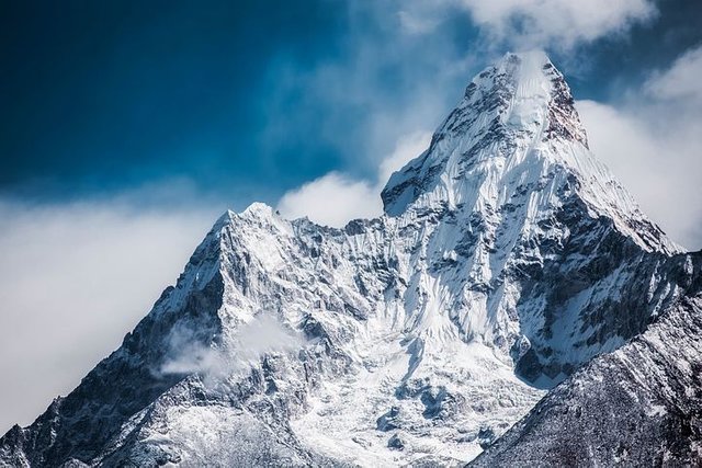 ama-dablam-2064522__480.jpg